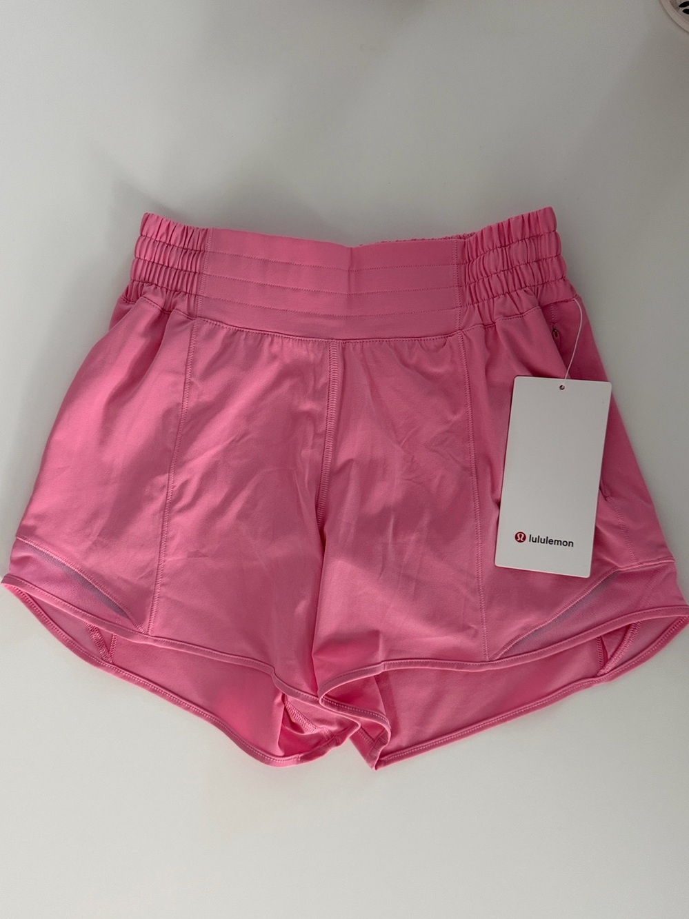 Lululemon - Hotty Hot High Rise Short 4” - Size 4 - NWT